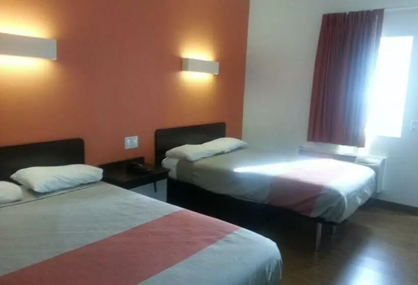 اتاق لوکس, Motel 6 Bell Gardens