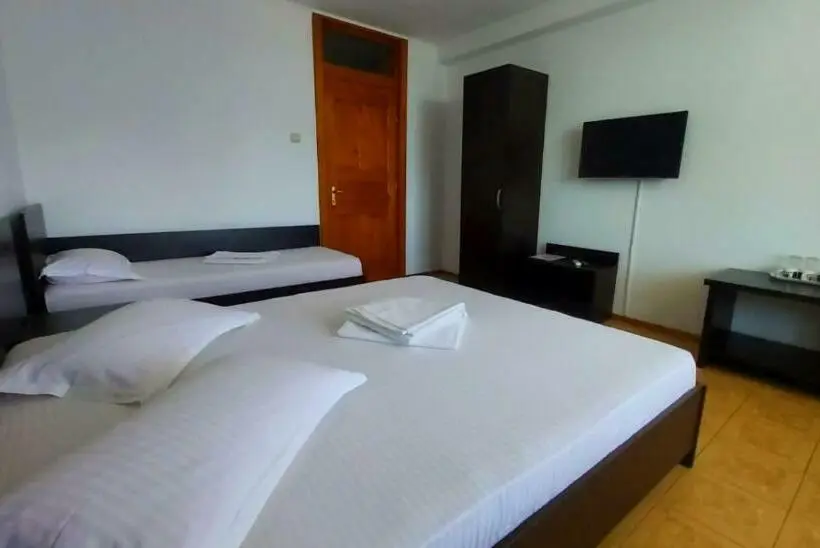 Comfort Kolmen Hengen Huone, Vila Egreta