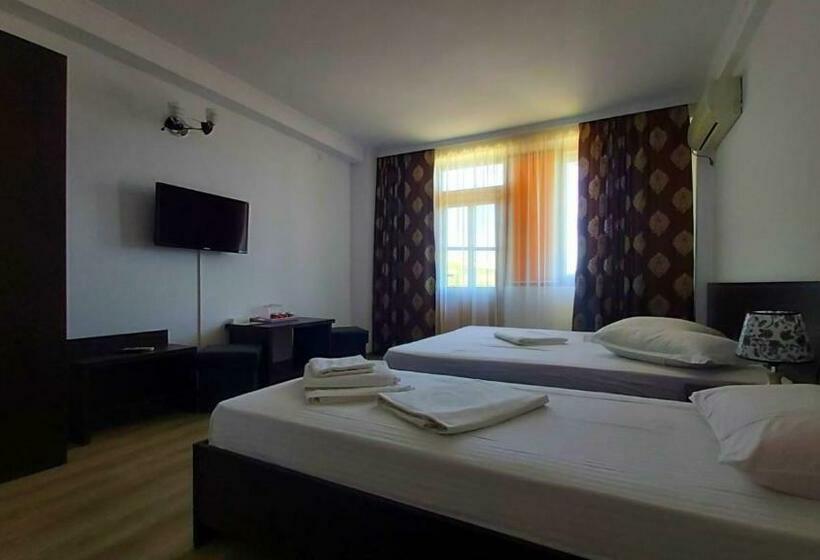 اتاق خانوادگی, Vila Egreta