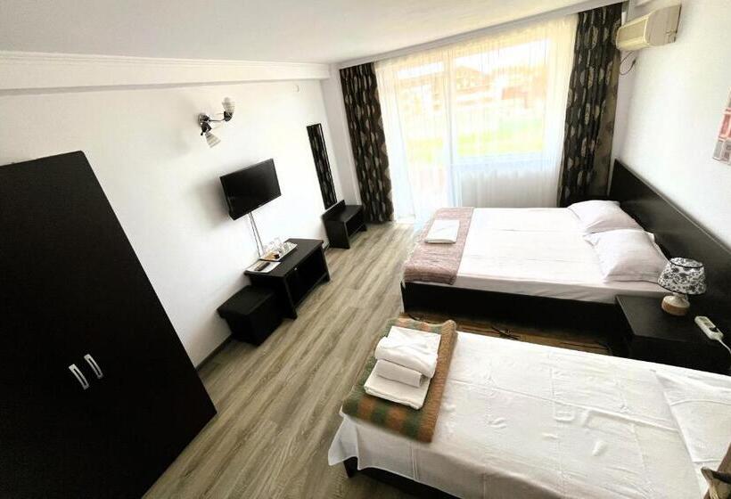 اتاق راحتی سه تخته, Vila Egreta