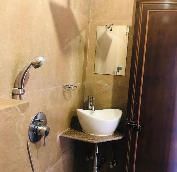 غرفة إقتصادية, Corsican Haveli