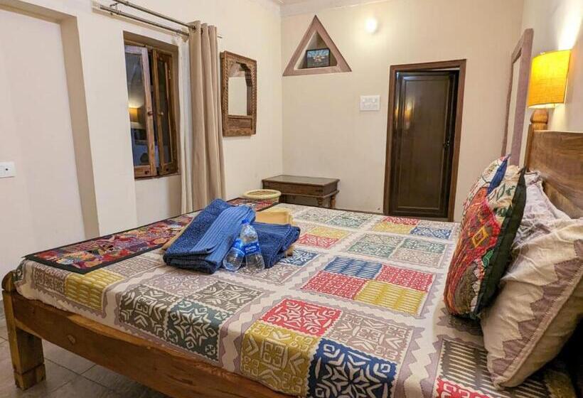 غرفة ديلوكس سرير كينج, Corsican Haveli