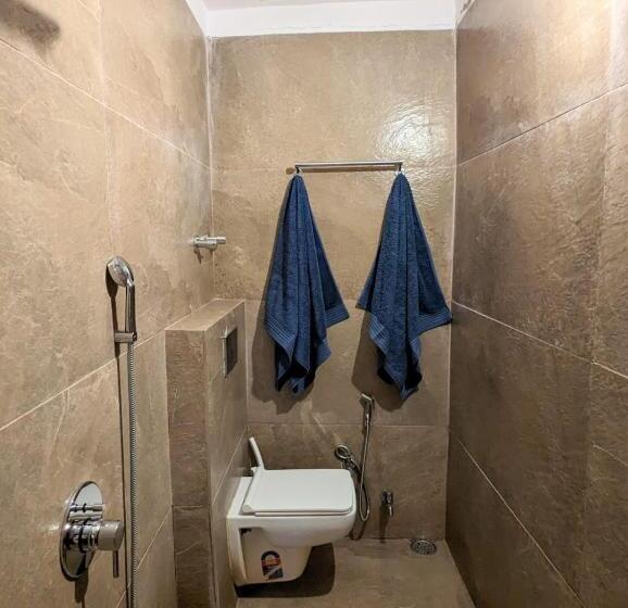 غرفة قياسية مزوَّدة بشُرفة, Corsican Haveli