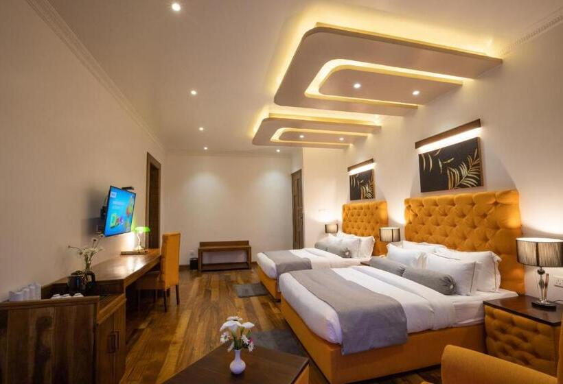 프리미엄 패일리룸, Grand Turf