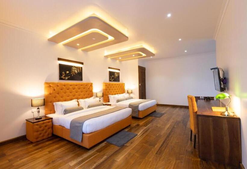 프리미엄 패일리룸, Grand Turf