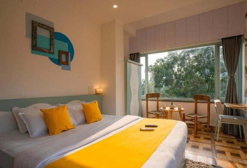 Deluxe Rum, Zostel Rishikesh, Laxman Jhula