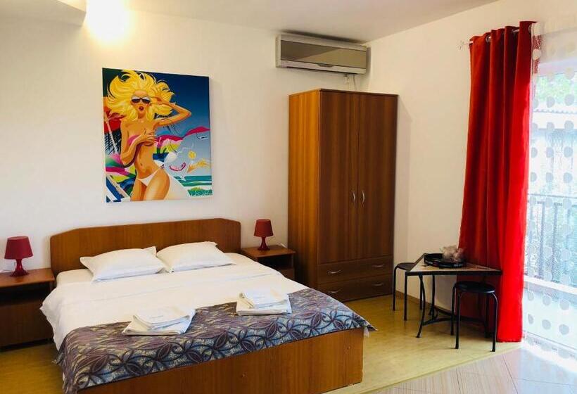 Standard Trippelrum med Balkong, Vila Timona