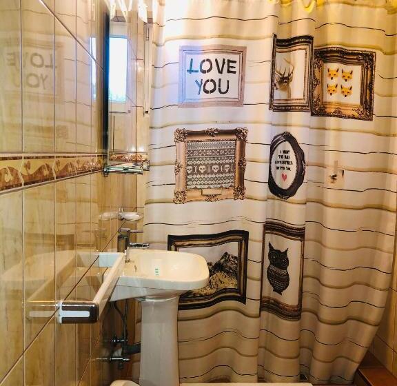 Standard trebäddsrum Exteriör badrum, Vila Timona