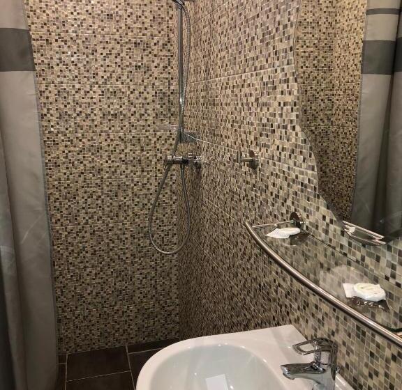 Standardrum, Vila Timona