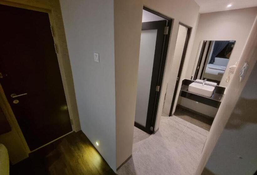 اتاق خانوادگی, Miico Hotel @ Mount Austin