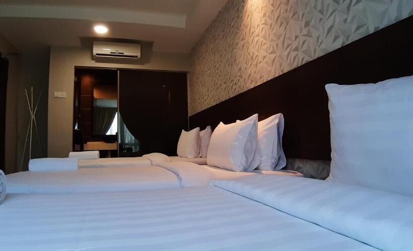 اتاق استاندارد سه تخته با چشمانداز, Miico Hotel @ Mount Austin