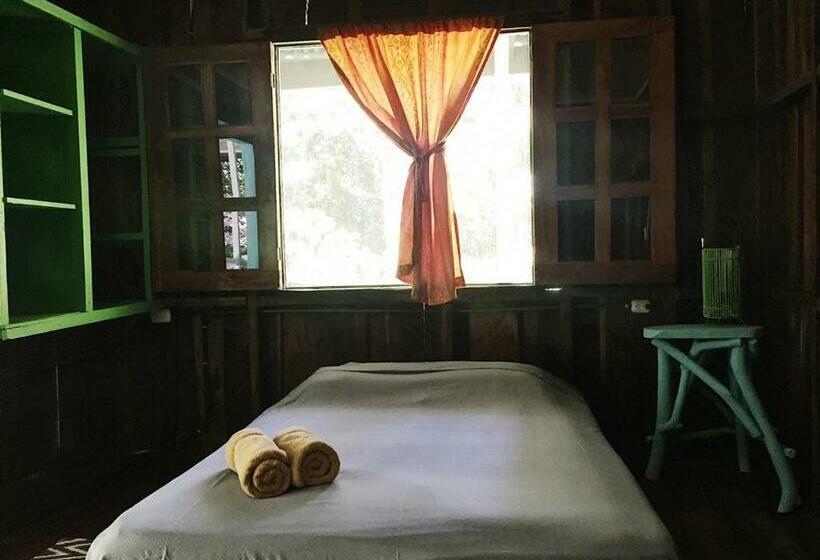 패밀리 룸 공용 욕실, Madre Selva Hostel