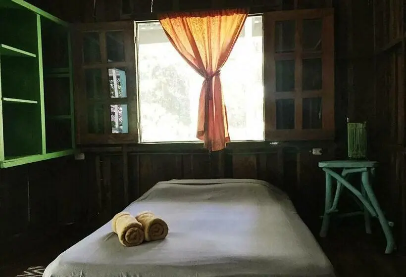 浴室共有ファミリールーム, Madre Selva Hostel