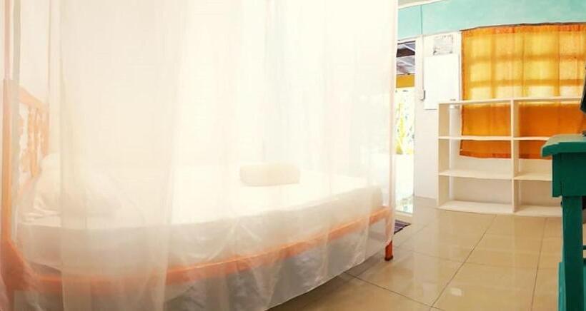 Quarto Estandar Banheiro Compartilhado, Madre Selva Hostel