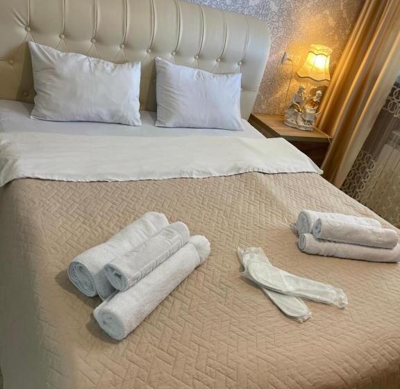 اتاق استاندارد با سرویس بهداشتی مشترک, Guest House Royal Comfort With Terrace
