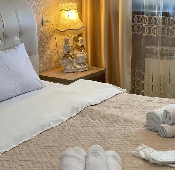 اتاق استاندارد با سرویس بهداشتی مشترک, Guest House Royal Comfort With Terrace