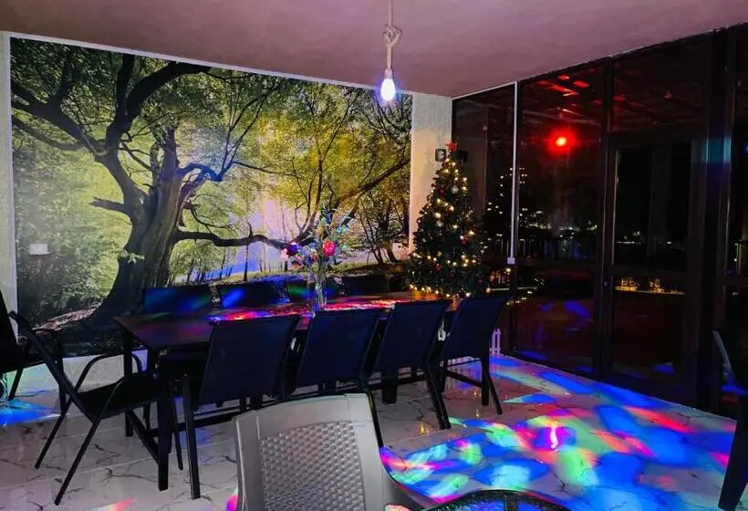 اتاق کلاسیک سه تخته, Guest House Royal Comfort With Terrace