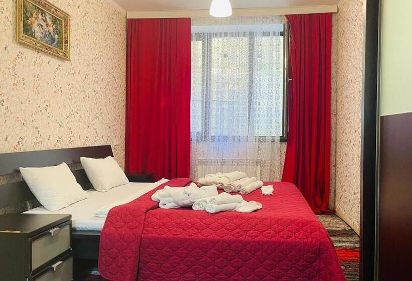 اتاق استاندارد با سرویس بهداشتی مشترک, Guest House Royal Comfort With Terrace