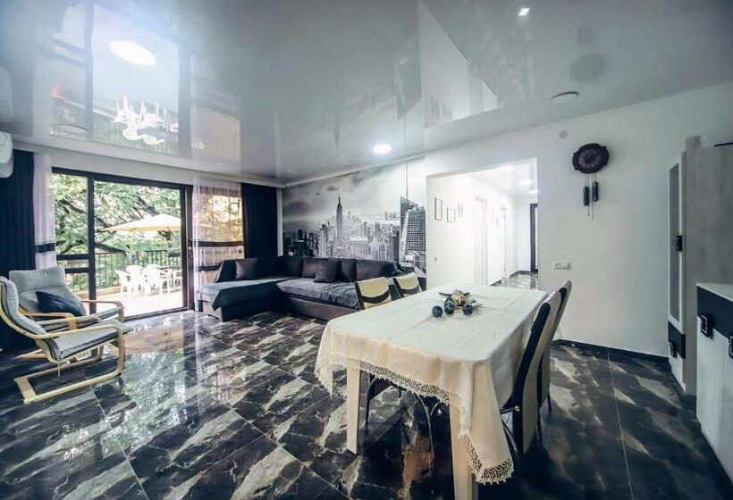 اتاق استاندارد با سرویس بهداشتی مشترک, Guest House Royal Comfort With Terrace