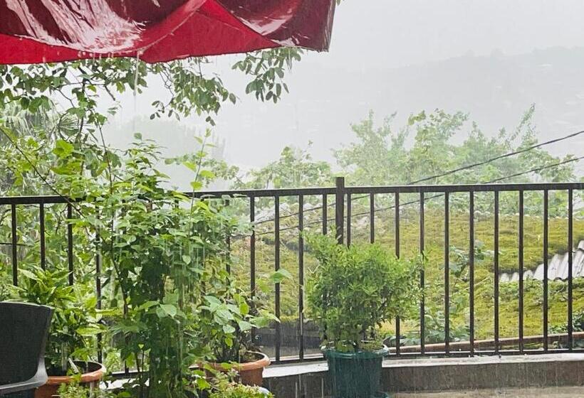 اتاق استاندارد با سرویس بهداشتی مشترک, Guest House Royal Comfort With Terrace