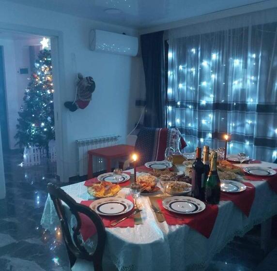 اتاق کلاسیک سه تخته, Guest House Royal Comfort With Terrace