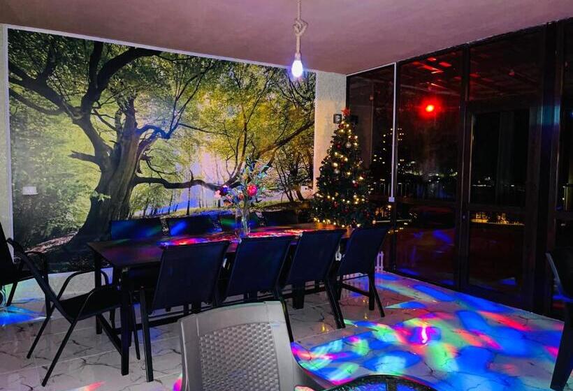 اتاق استاندارد با سرویس بهداشتی مشترک, Guest House Royal Comfort With Terrace