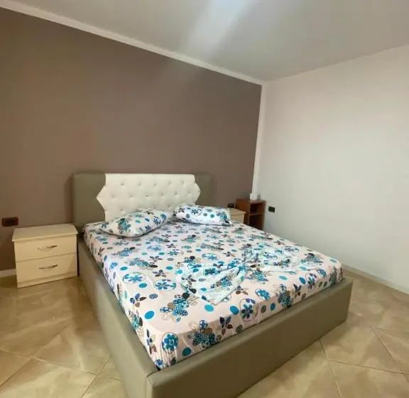 اتاق استاندارد با سرویس بهداشتی مشترک, Neo Apartments