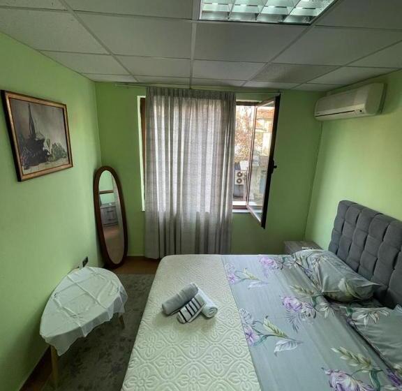 스탠다드 룸 공동 욕실, Neo Apartments