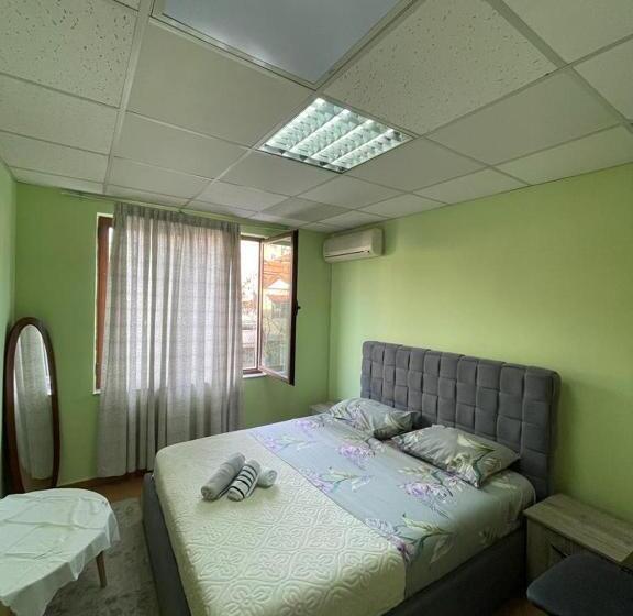 غرفة قياسية حمام مشترك, Neo Apartments