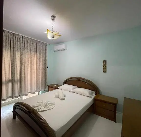 اتاق راحتی سه تخته, Neo Apartments