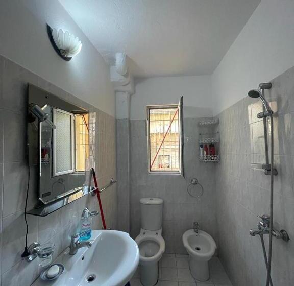이코노미 룸, Neo Apartments