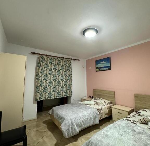 غرفة قياسية حمام مشترك, Neo Apartments