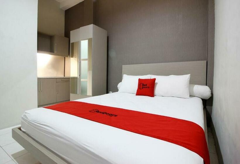 Номер Стандарт, Reddoorz Plus Near Upn Jogjakarta 2