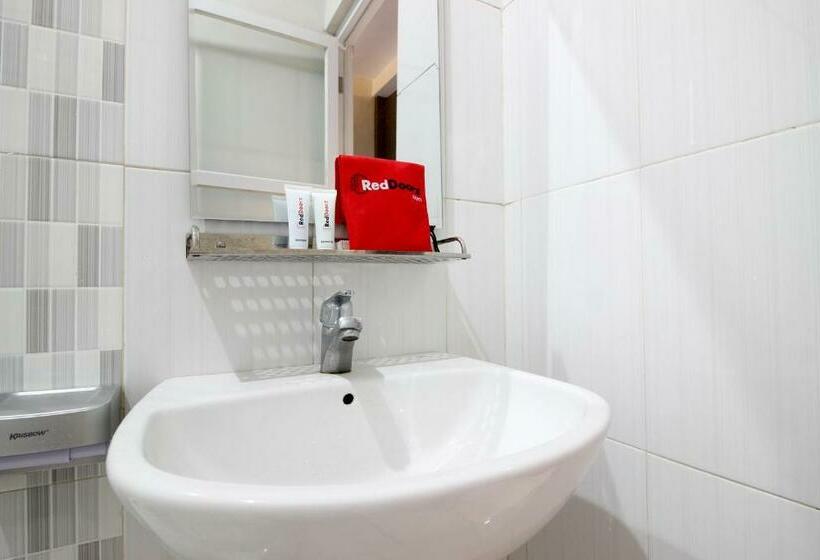 חדר אקונומי, Reddoorz Plus Near Upn Jogjakarta 2