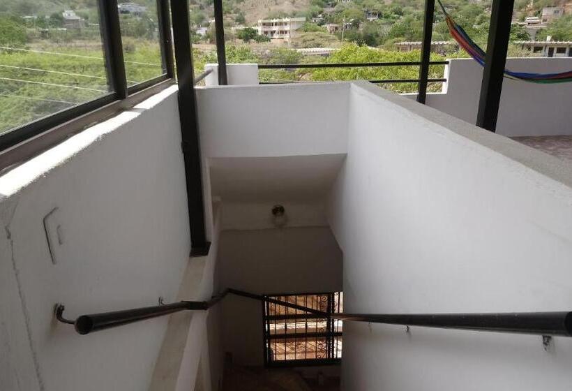 バルコニー付きスタンダードルーム, Hostal Casa Yhoanny