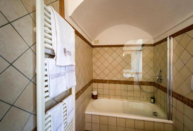 带大床的套房, Agriturismo Antico Casale Colli Di San Pietro