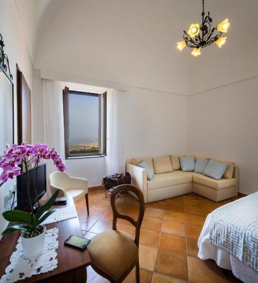 מיטת קינג בסוויטה, Agriturismo Antico Casale Colli Di San Pietro