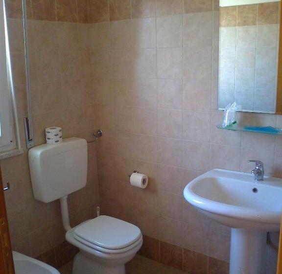 חדר סטנדרט, Life