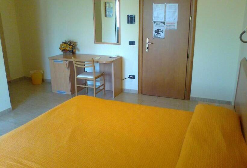 חדר סטנדרט, Life