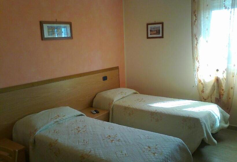 חדר סטנדרט, Life