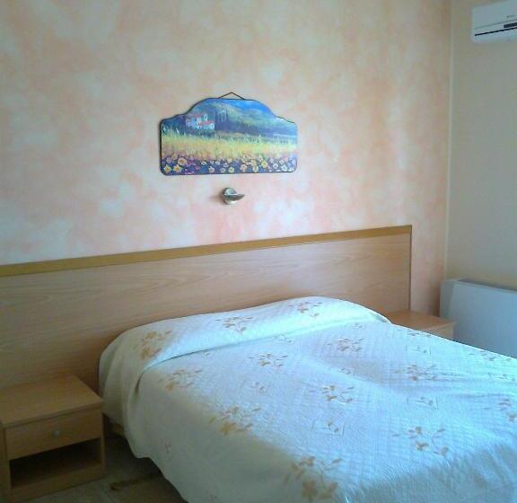 חדר סטנדרט, Life