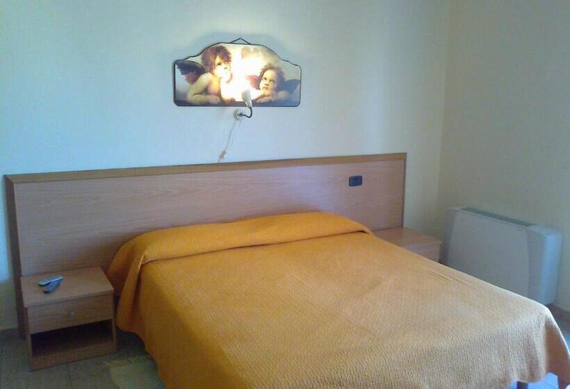 חדר סטנדרט, Life