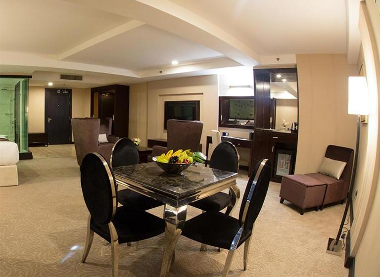 이그제큐티브 스위트, Royale Signature