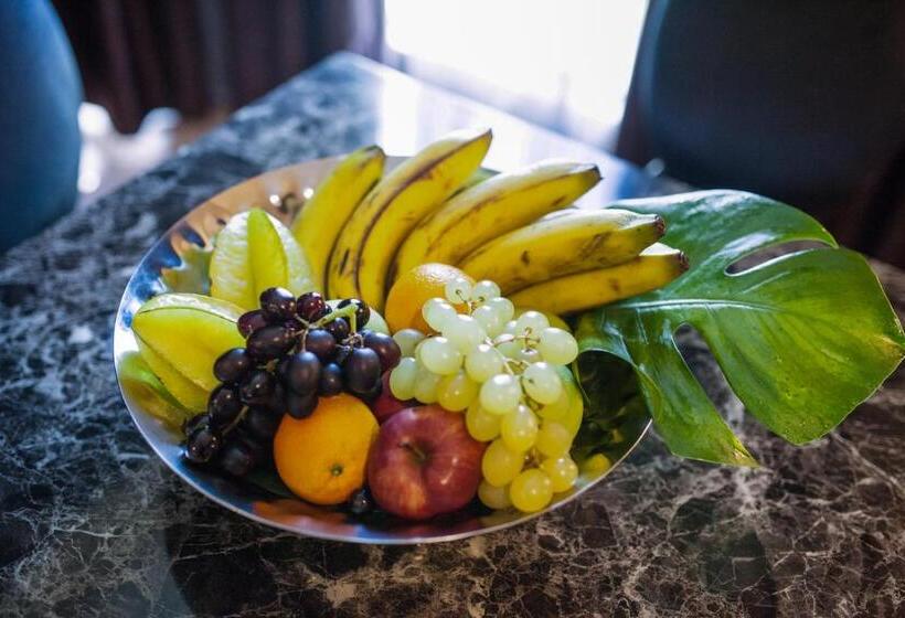 이그제큐티브 스위트, Royale Signature