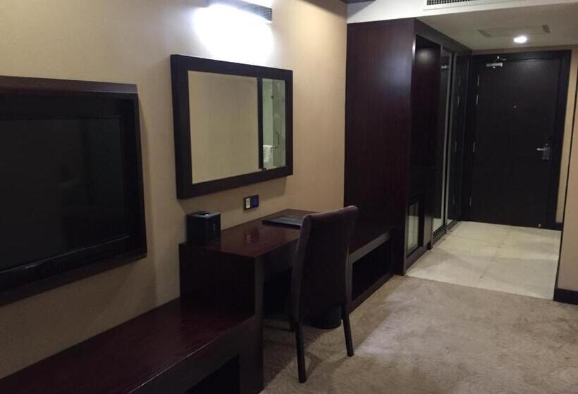 스탠다드 룸 킹사이즈 침대, Royale Signature