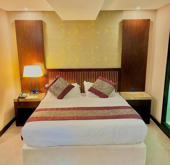 디럭스 스튜디오, Royale Signature