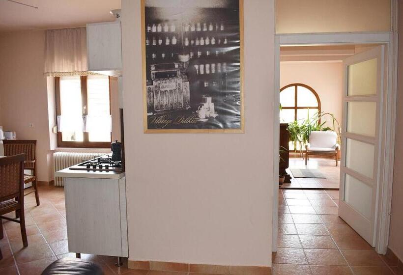 דירת שלושה חדרים, Borbarátok Vendègház