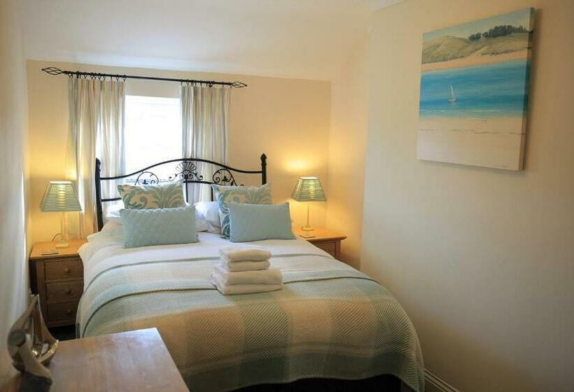 شقة غرفتين, Elizabeth House