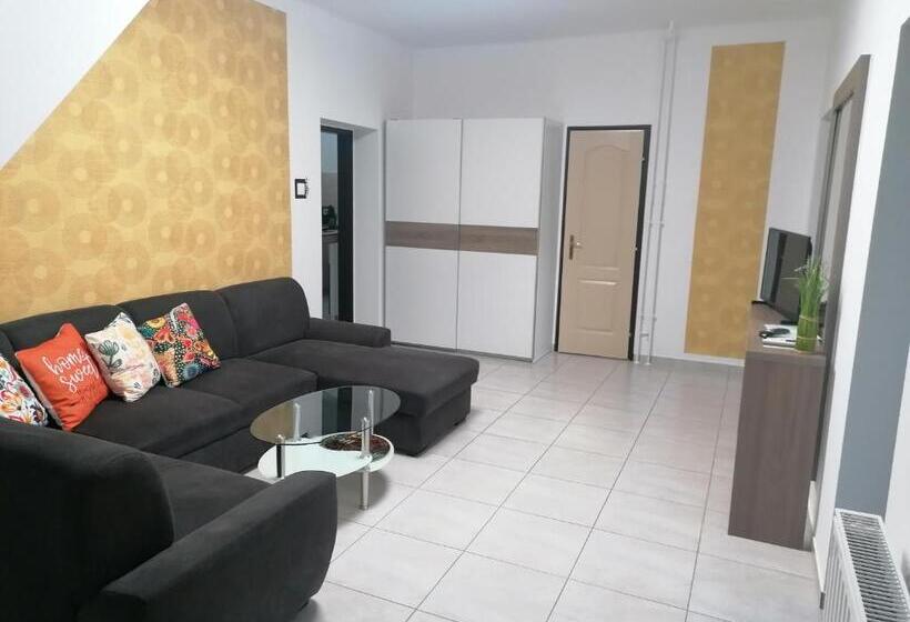 آپارتمان 2 خوابه, Kata Vendégház