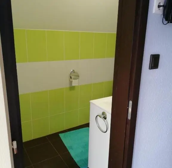 اتاق استاندارد با بالکن, Kata Vendégház
